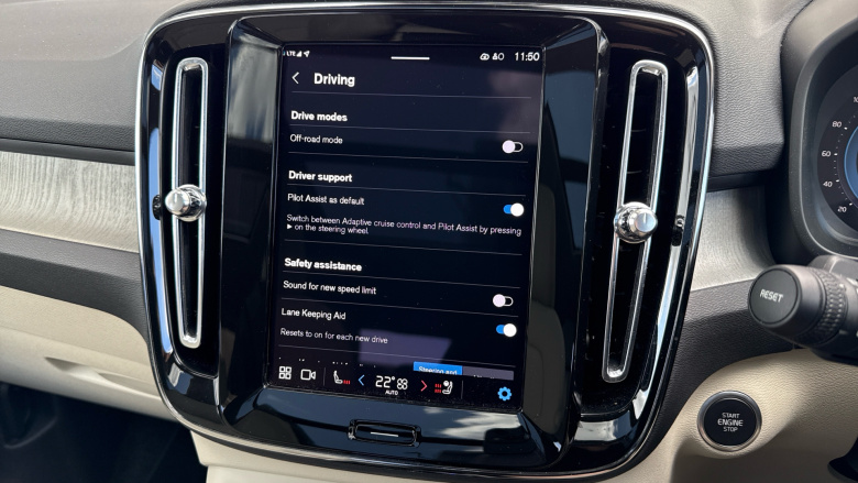 Volvo XC40 2.0 B3P Ultra Dark 5dr Auto Petrol Estate